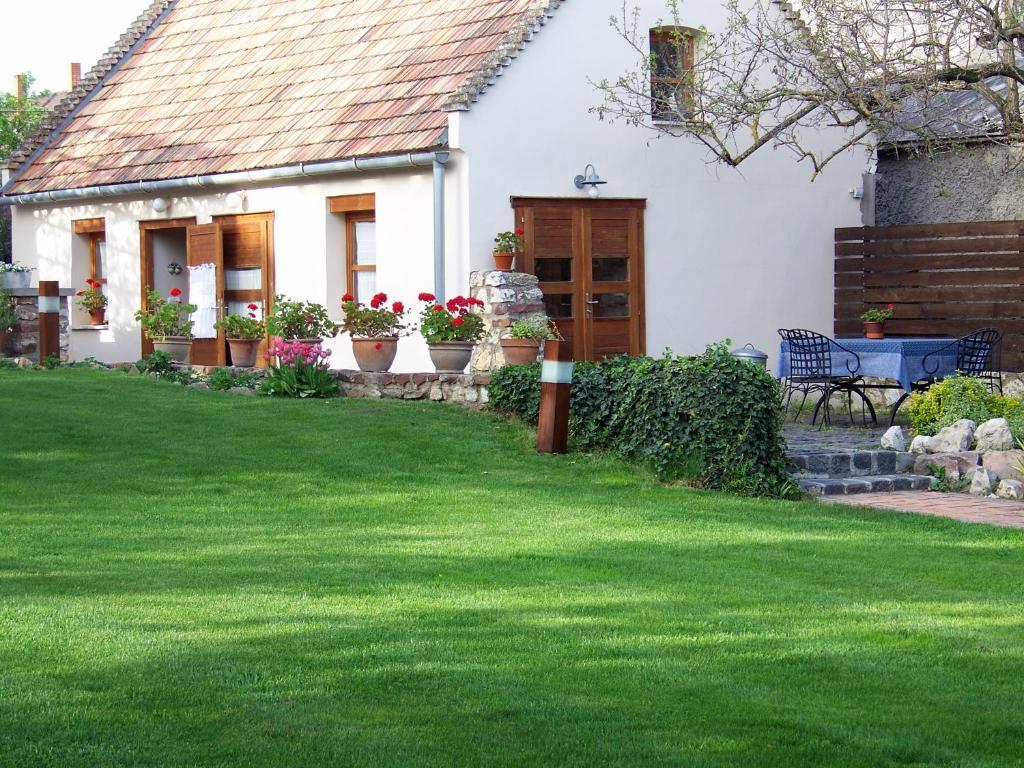 Káli Art Inn Panzió Köveskál Exterior foto